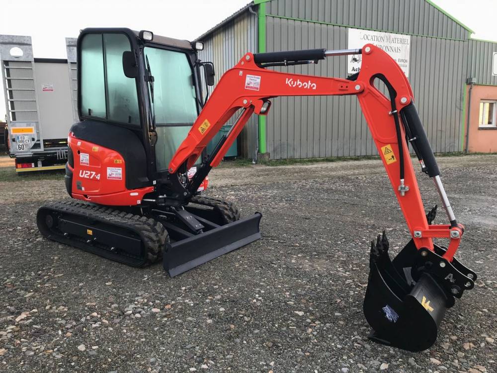 Kubota U27-4 capacité 1590kg (2)