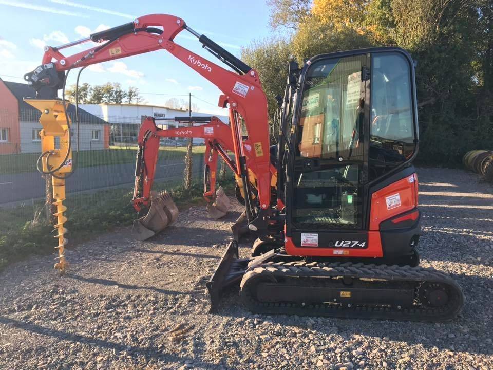 Kubota U27-4 avec tarière hydraulique