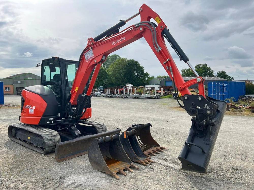 KUBOTA U56-5 avec godet tilt (2)