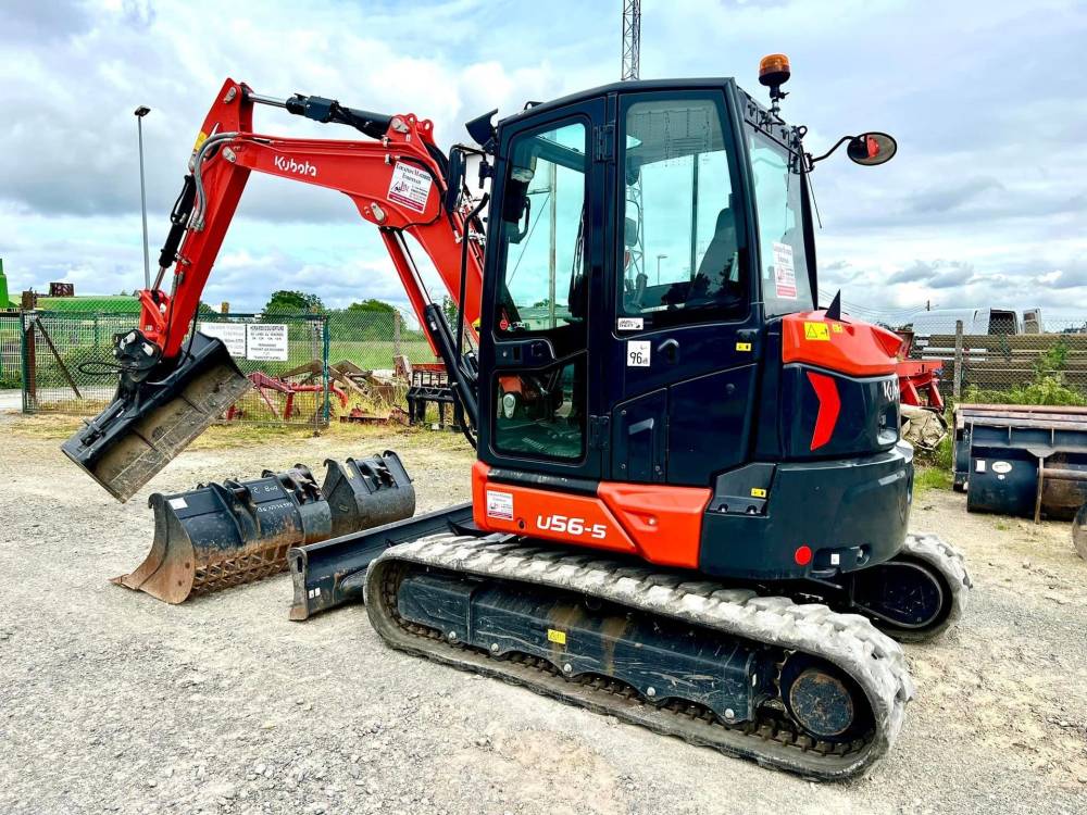 KUBOTA U56-5 avec godet tilt (3)