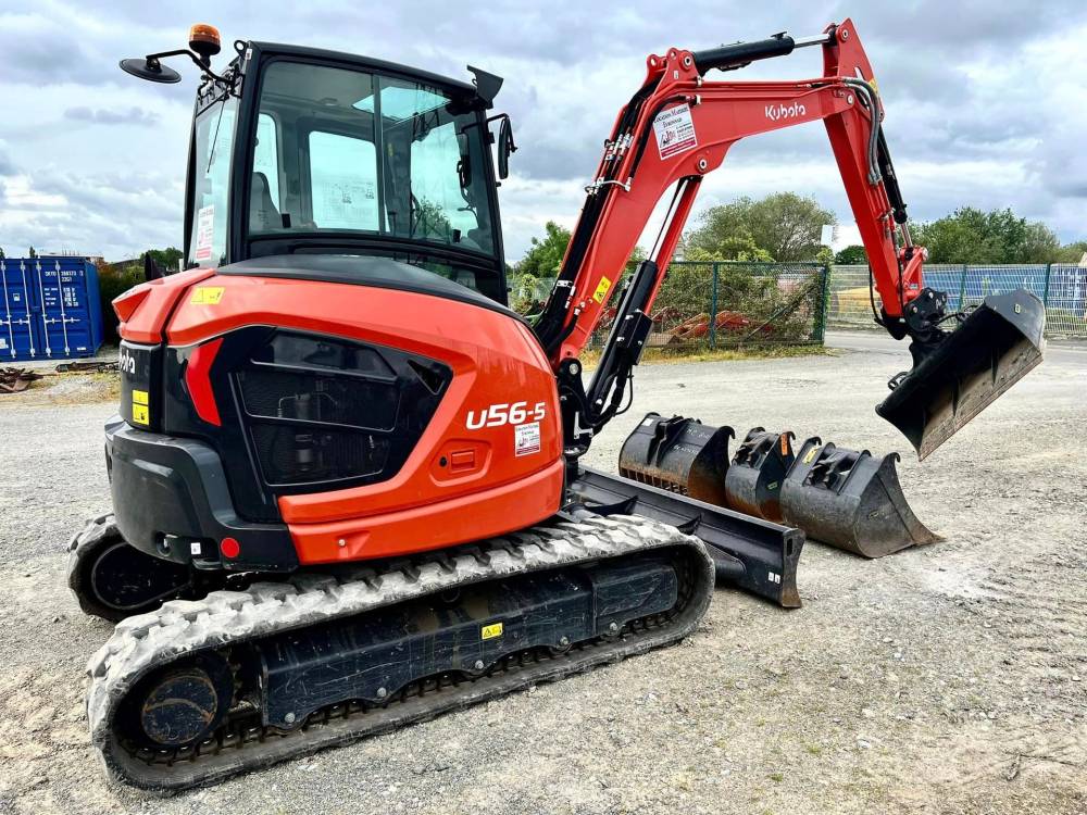 KUBOTA U56-5 avec godet tilt (6)